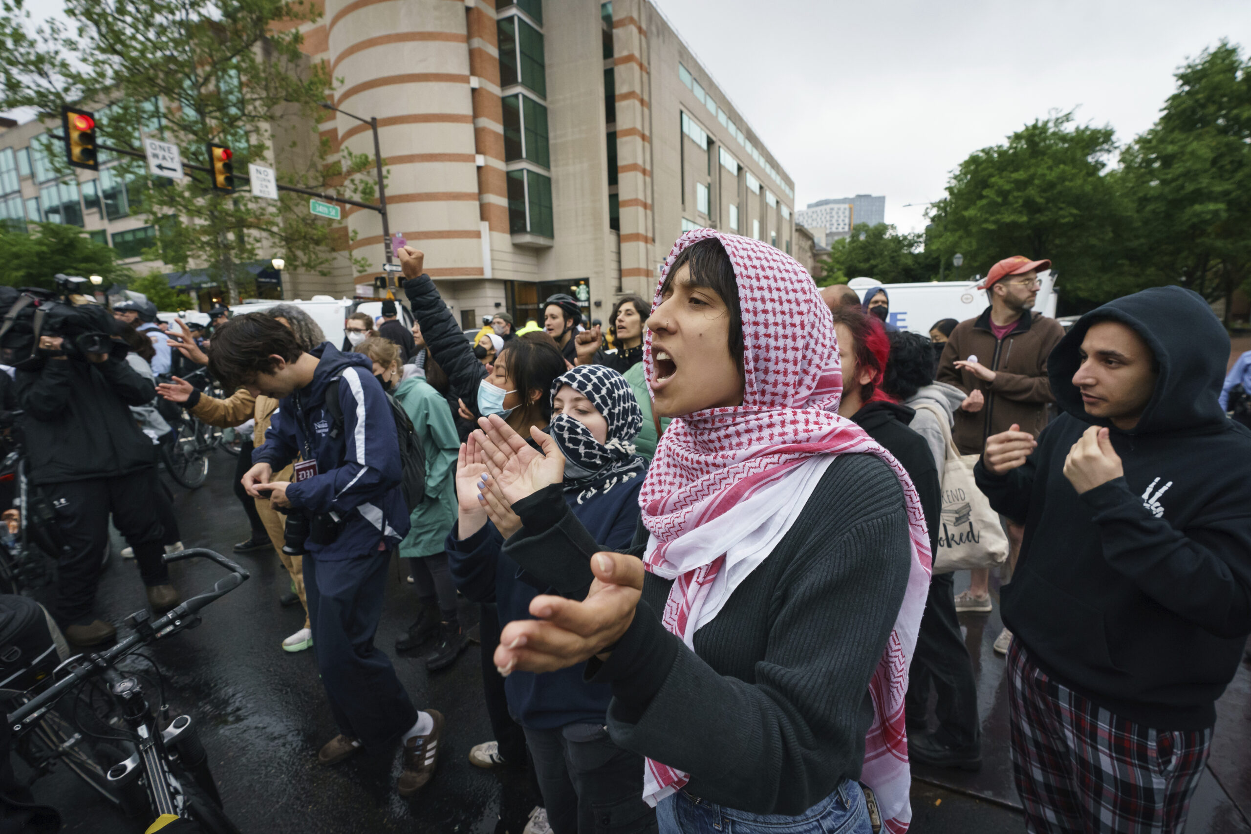 Pro-Palestinian students are just cosplaying victims