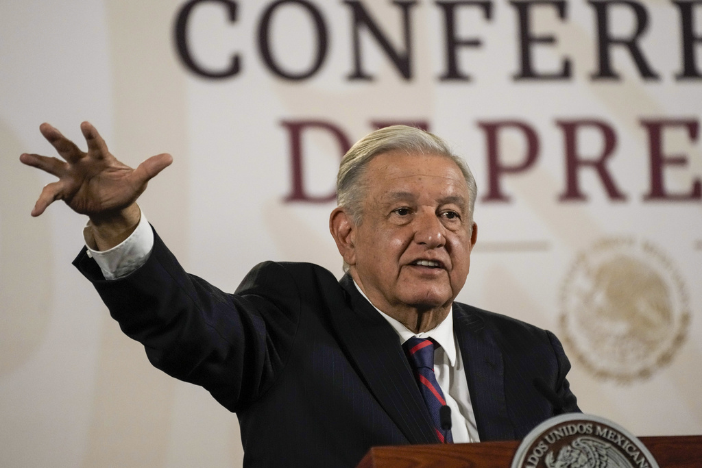 The president of Mexico denies the bloodshed at his front door