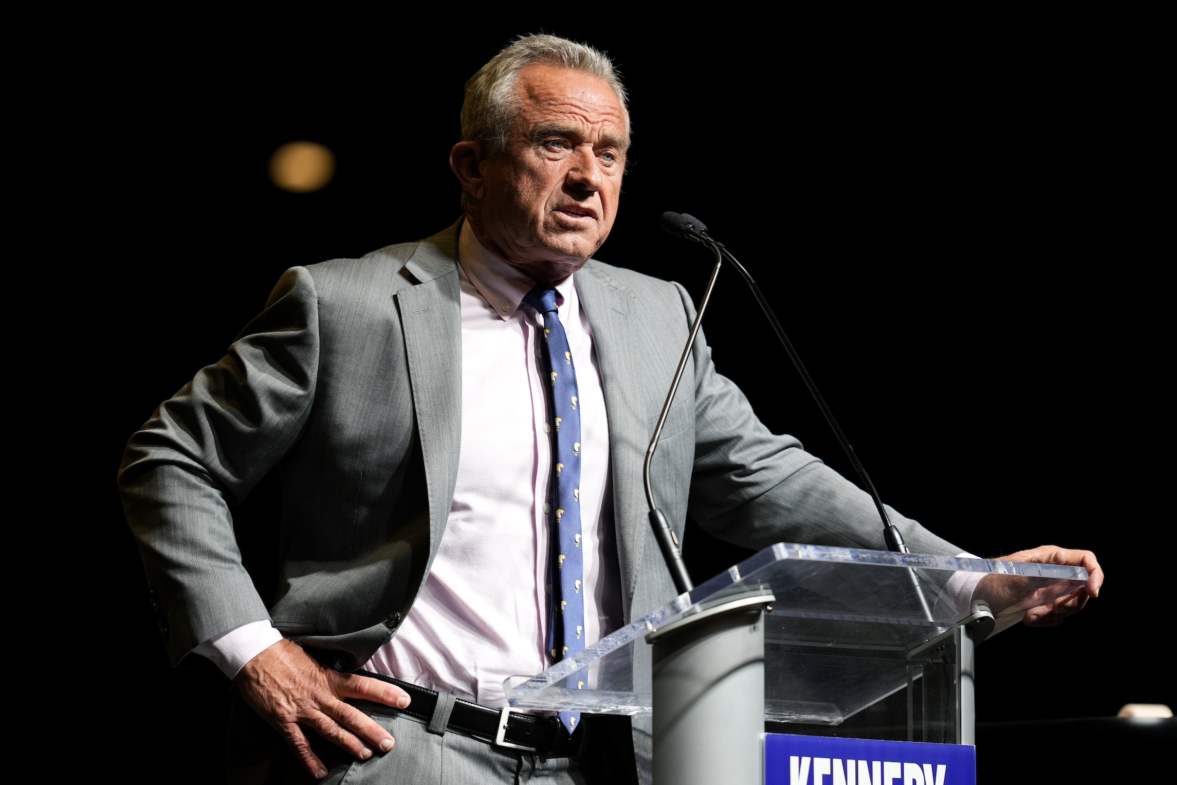 Behind the glitz and glam, RFK Jr. is struggling to bring in cash
