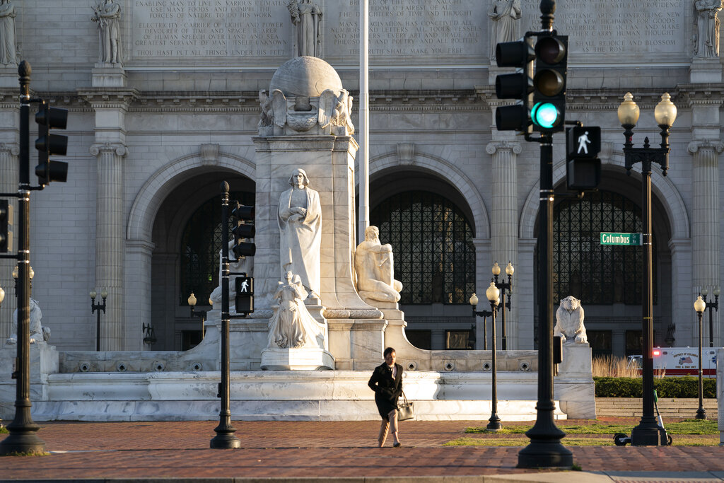 Massive 20-foot IUD placed in front of Washington Union Station