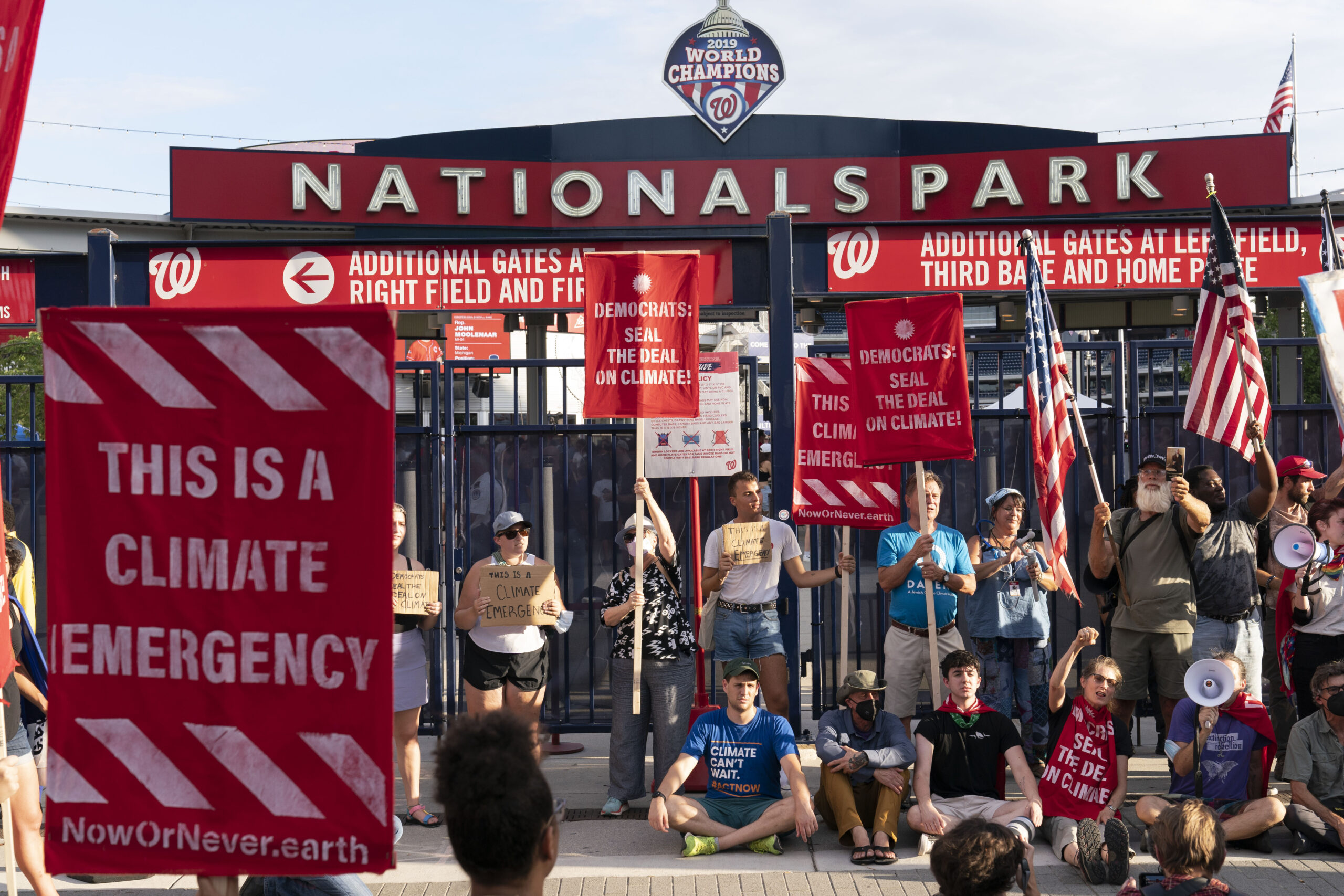 Climate change protesters vow to disrupt Congressional Baseball Game