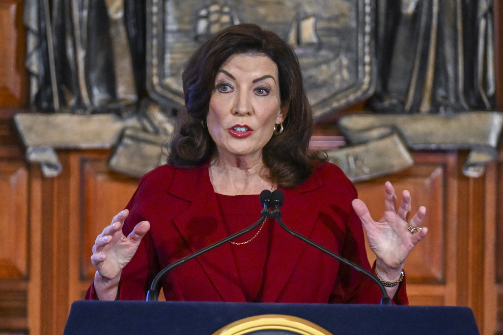 Hochul urges importance of CHIPS Act in congratulatory phone call to Trump