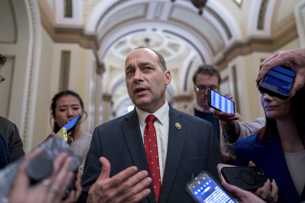 House Freedom Caucus calls for punting government spending fight into next year