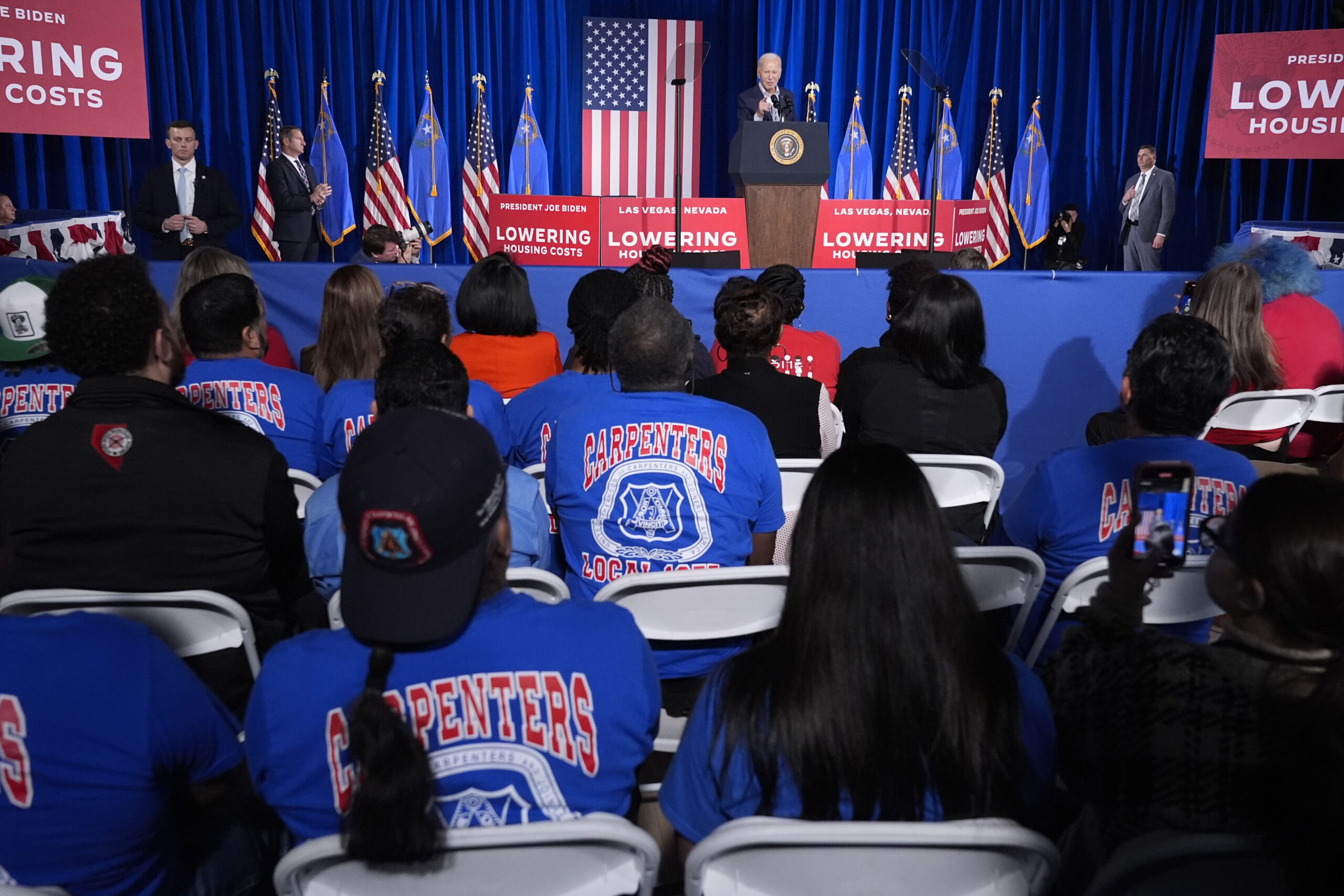 Democrats disagree over how to message Biden out of economic polling hole
