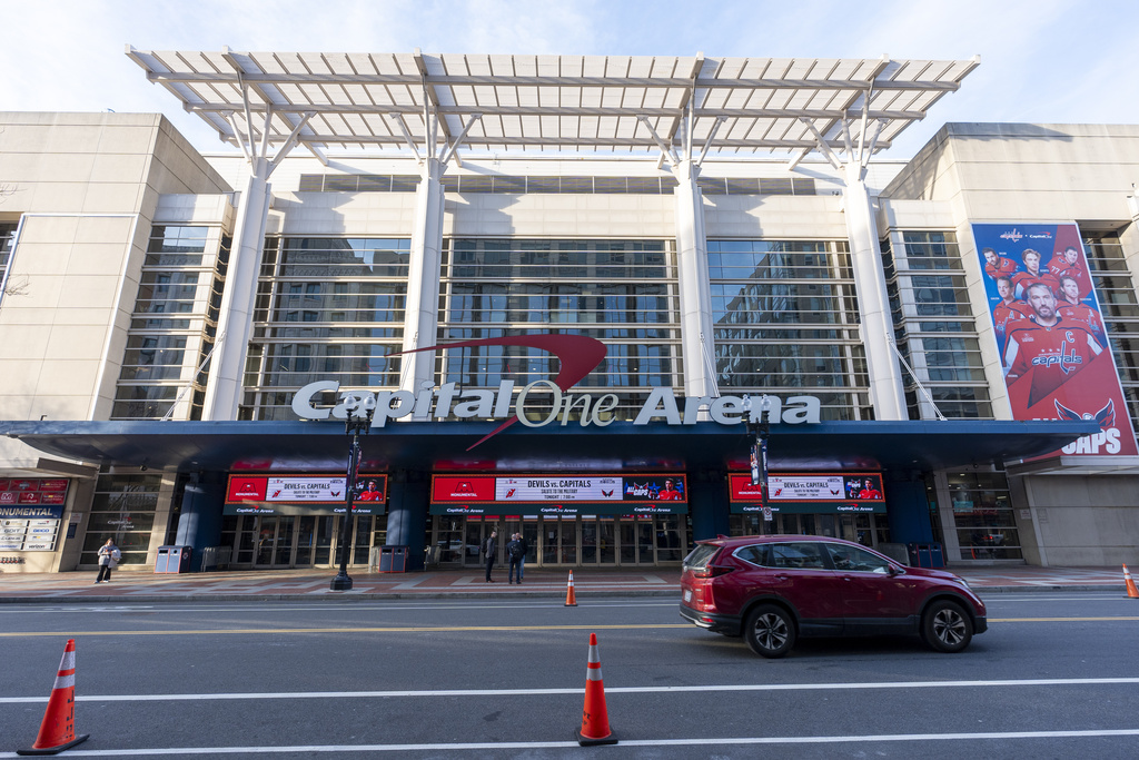 DC pushes plan to spend $515 million to buy and renovate Capital One Arena