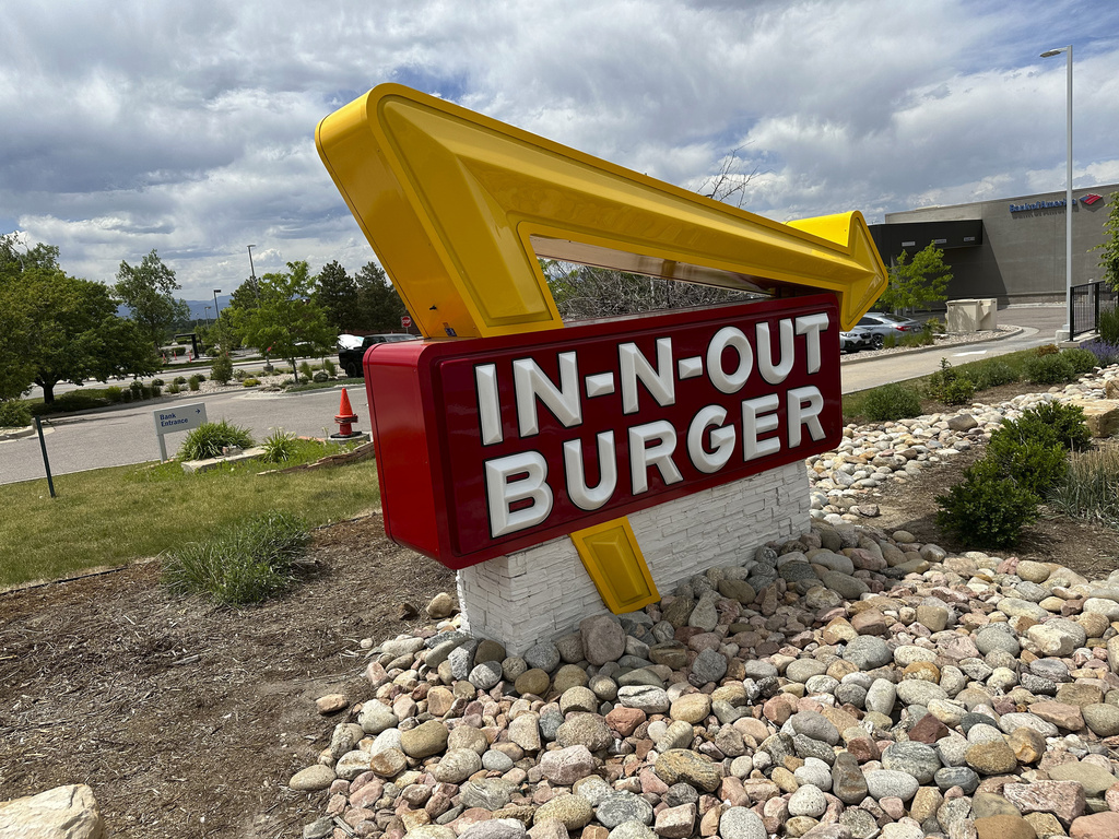 In-N-Out raises prices following California’s new minimum wage