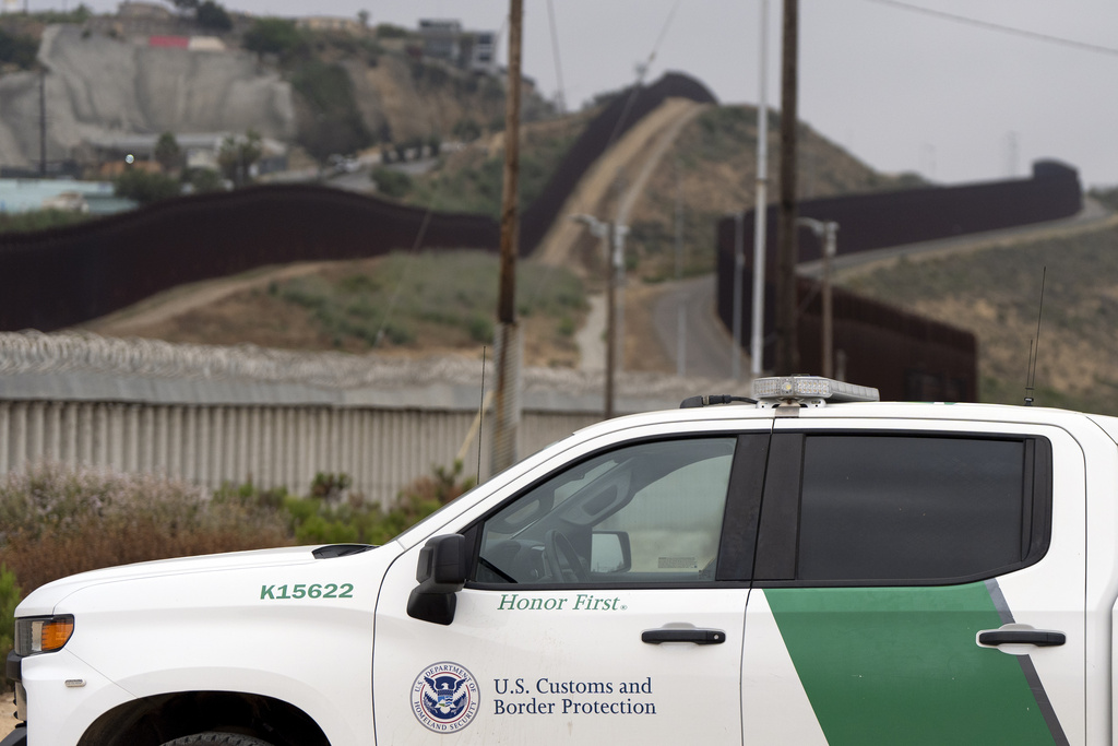 Border crossing levels unchanged day after Biden executive order