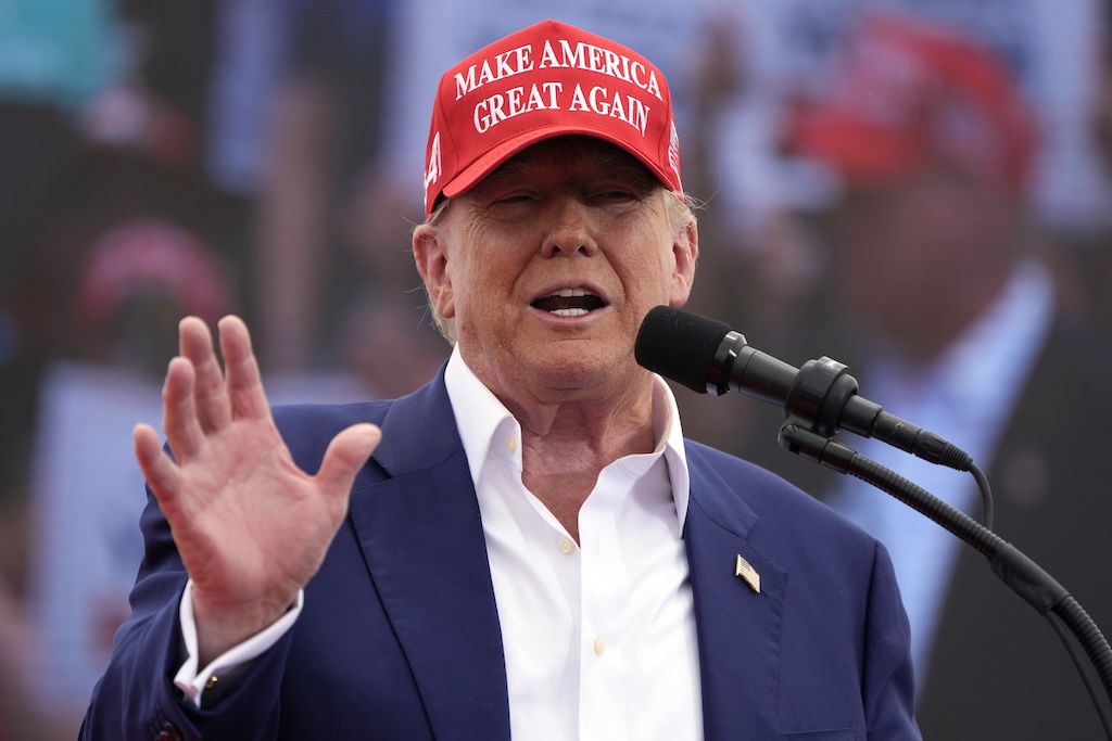 WATCH LIVE: Trump holds campaign rally in Racine, Wisconsin