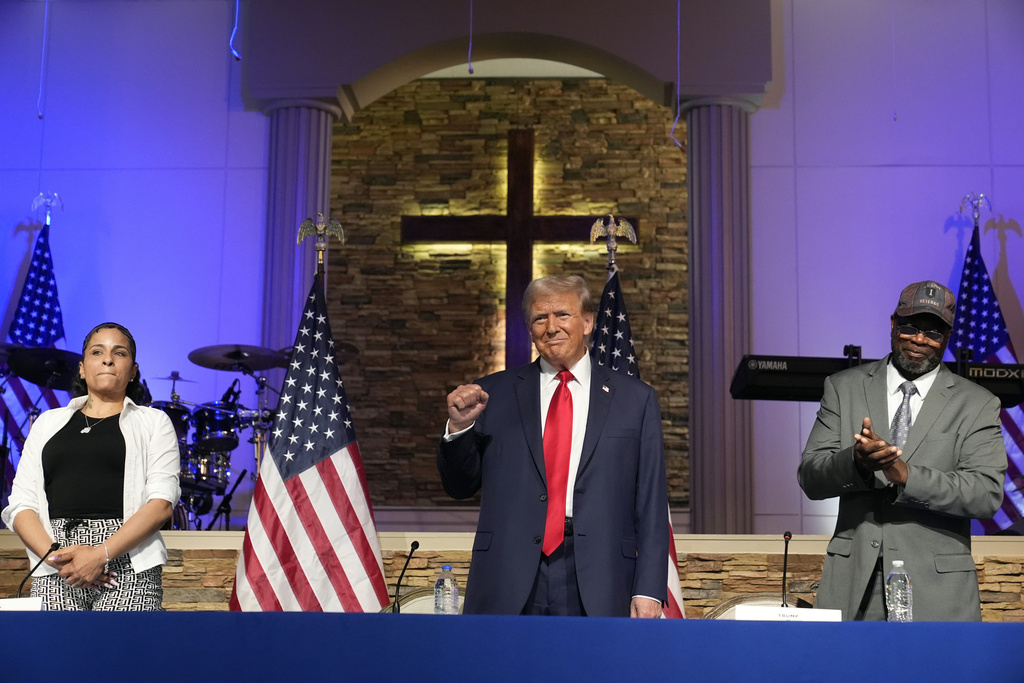 Detroit pastor praises Trump for visiting ‘the hood’ and slams Obama for absence