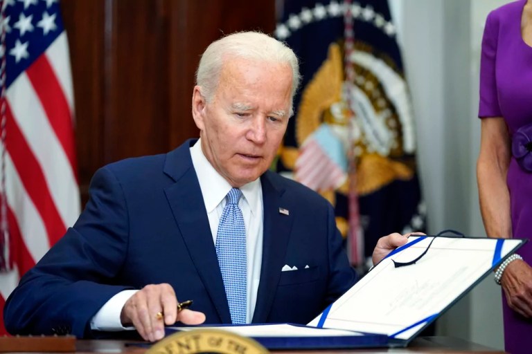 Biden’s only winning issues are issues nobody cares about