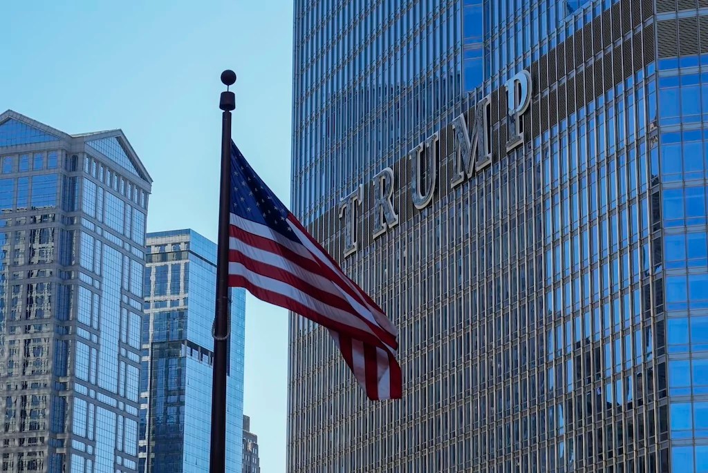 Trump appears to scuttle staying in Chicago rather than Milwaukee during convention