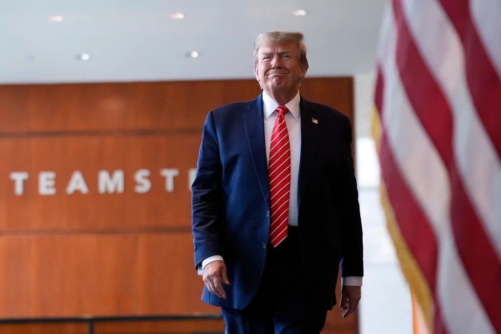 Trump courts cryptocurrency advocates with reported talks to speak at Bitcoin convention