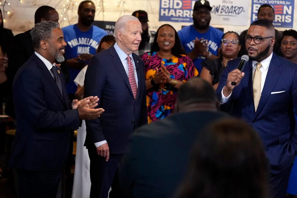 Black House Democrats throw weight behind Biden amid party infighting