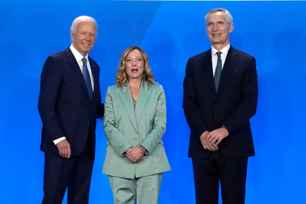 Italian PM Meloni spotted rolling her eyes while waiting for Biden and NATO chief to arrive