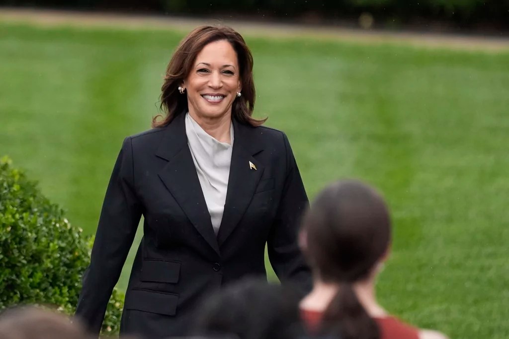 WATCH LIVE: Harris holds first meeting at campaign headquarters