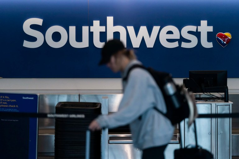 Southwest Airlines ends decadeslong ‘two bags fly free’ policy