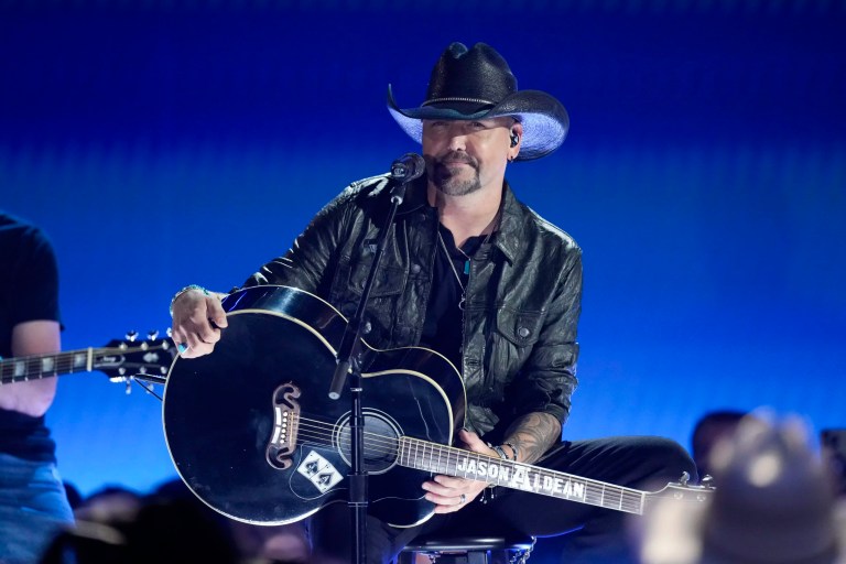 Jason Aldean dedicates ‘Try That in a Small Town’ performance to Trump after assassination attempt