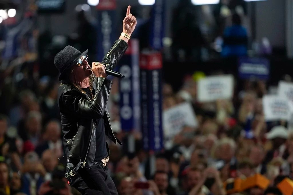 Kid Rock yells ‘fight’ in support of Trump at RNC