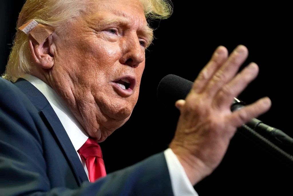 WATCH LIVE: Trump and JD Vance campaign in Minnesota