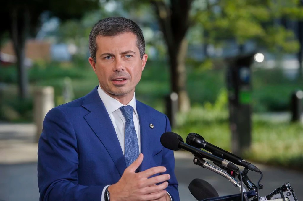 Buttigieg, Kamala, and free love