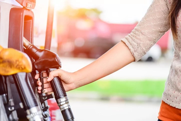 Gas prices: Another decrease at the pumps Thursday