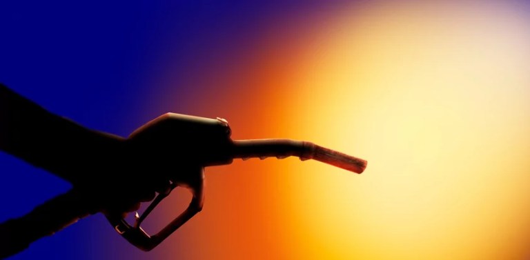 Gas prices: Another day of decreases at the pumps to end the work week