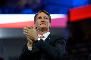 Youngkin throws support behind Winsome Earle-Sears in Virginia governor race