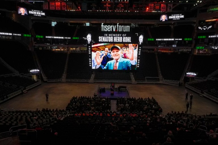 Milwaukee officials frustrated by Trump-rename of beloved senator roadway for RNC