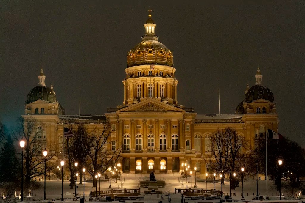 Iowa Senate majority whip abruptly resigns after primary win