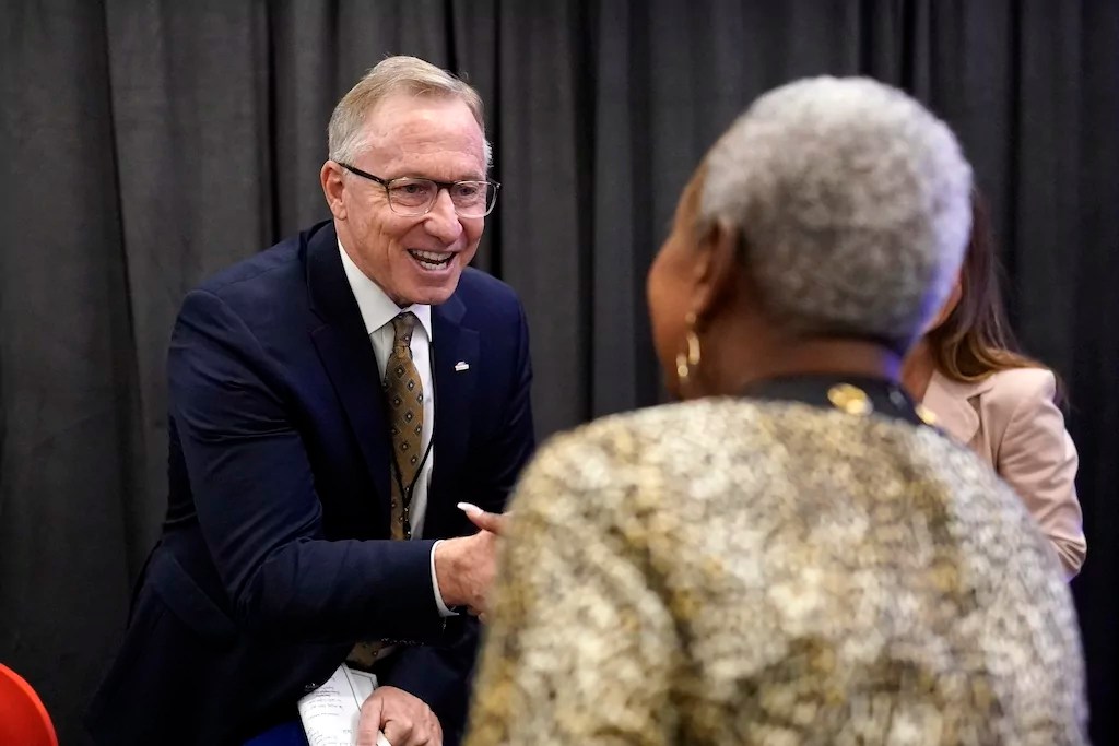 Harris shores up support from this border-state elected official with crucial endorsement