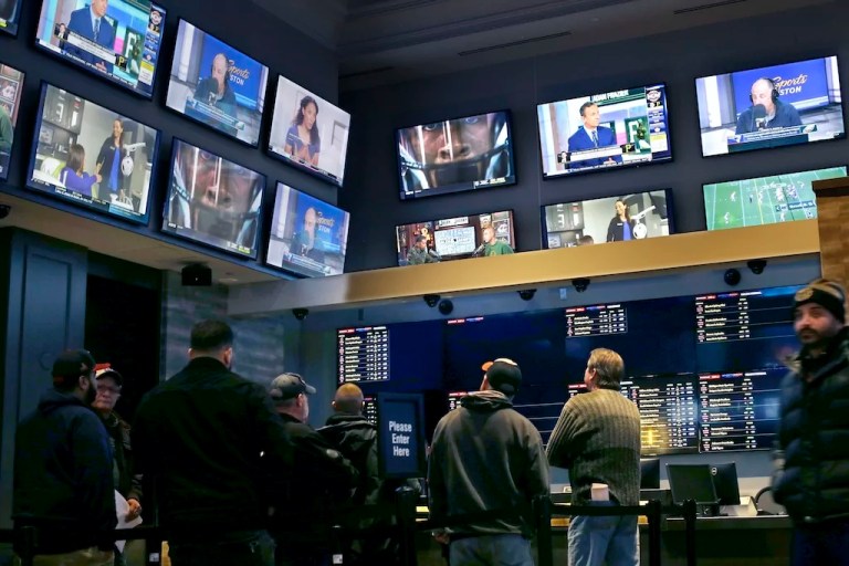 Online sports betting back in DC after brief pause