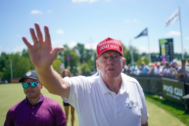 New Jersey to hold hearing on Trump golf course liquor license renewal 