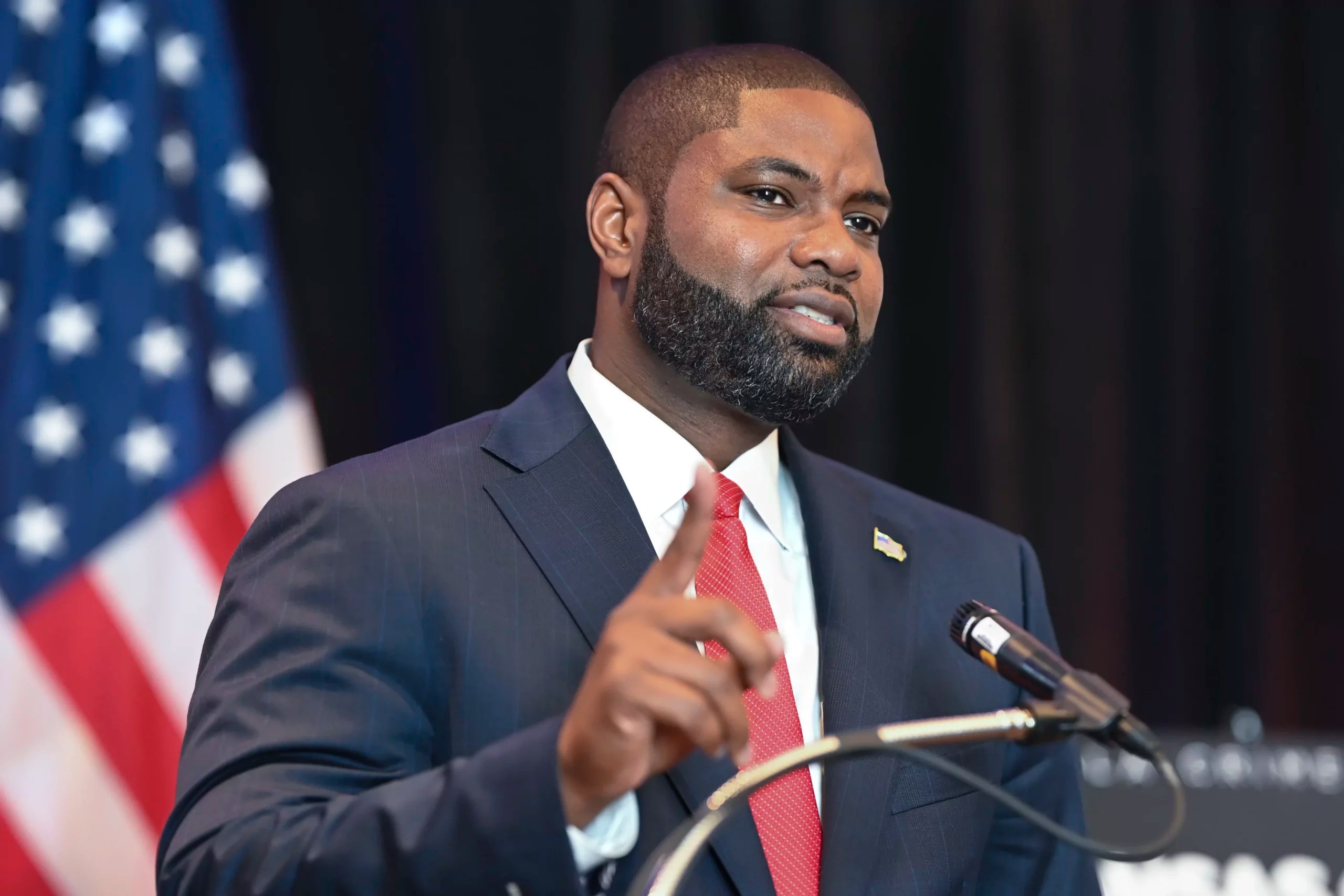 Byron Donalds blasts Harris’s ‘all vibes’ debate: ‘It was all fluff’