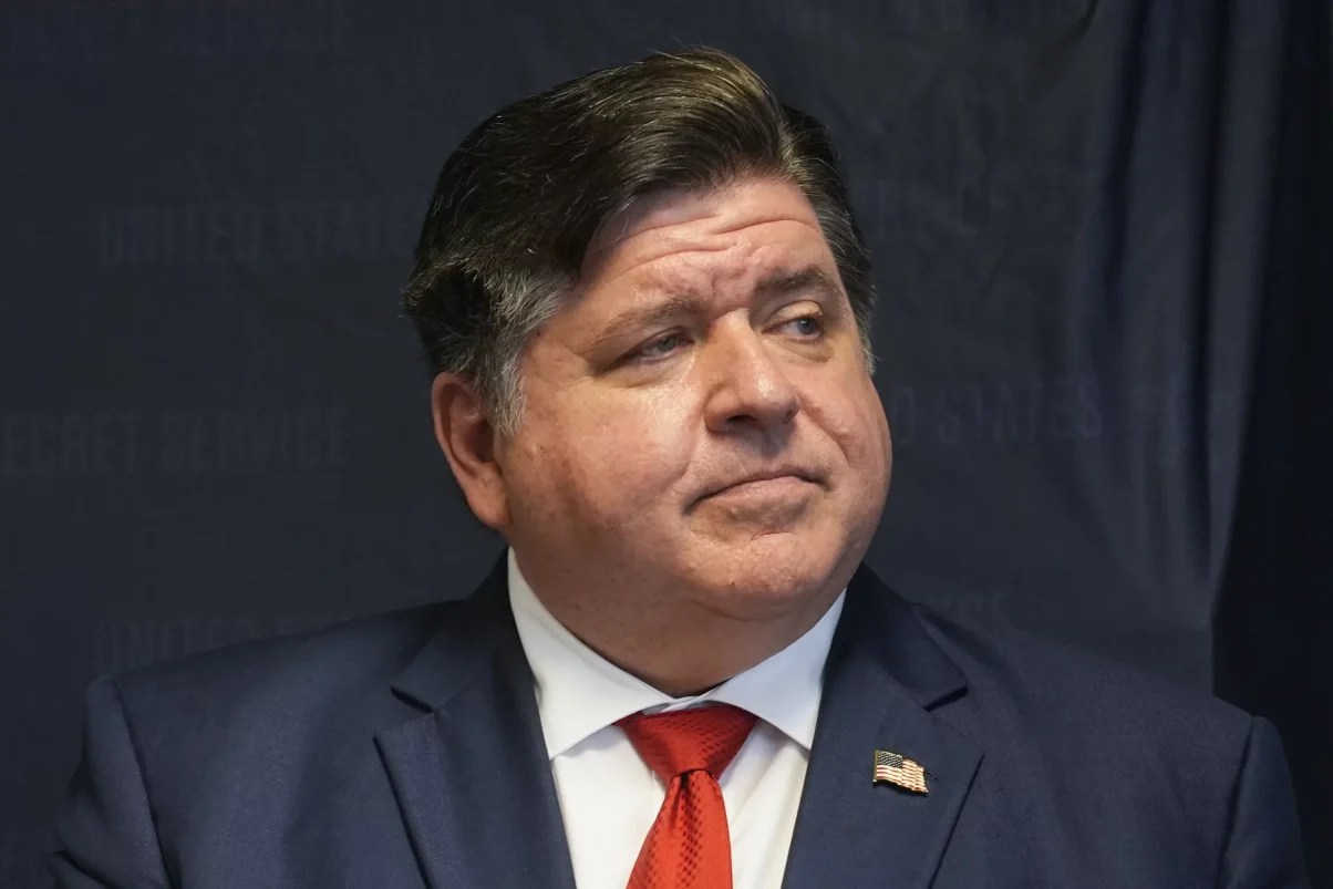 Pritzker signs 124 bill impacting Chicago pensions, AI, buses, bicycles and more
