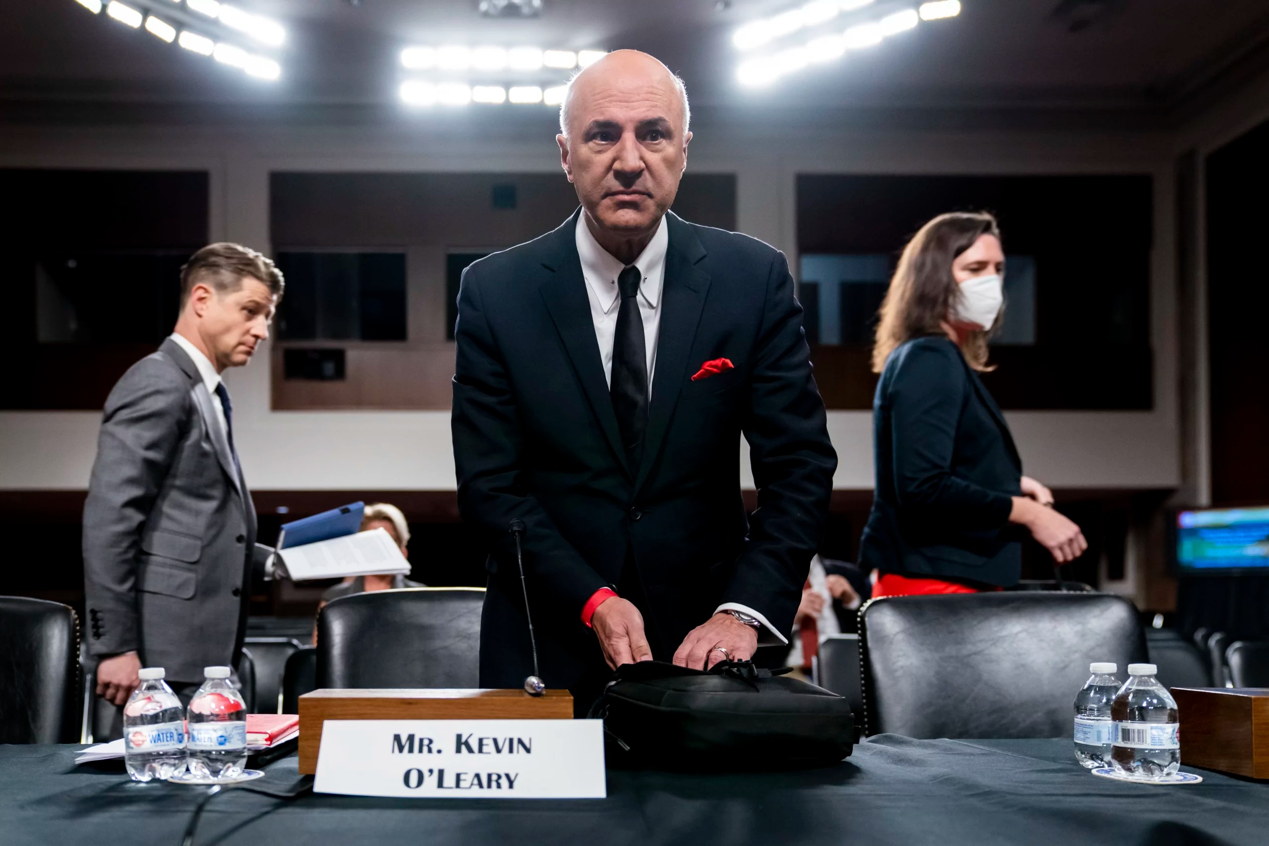 Kevin O’Leary argues Harris must ‘distance herself’ from Biden to win election