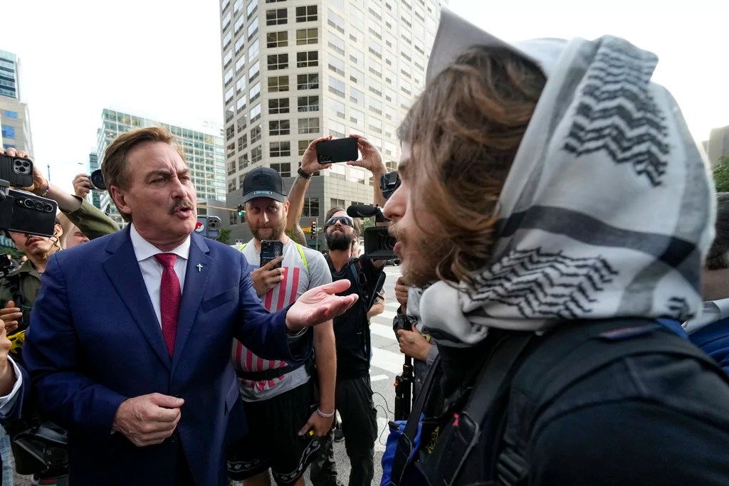 Shaving democracy: MyPillow’s Mike Lindell takes drastic measure to blend in at DNC