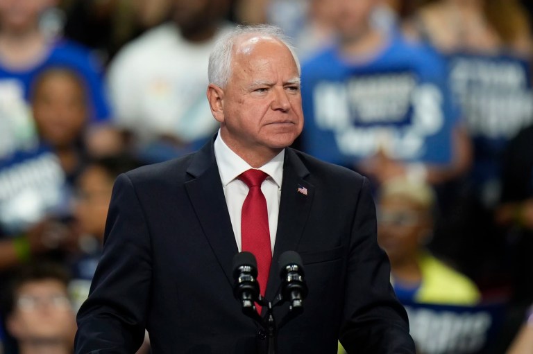 Texas veterans call out Walz on military service claims