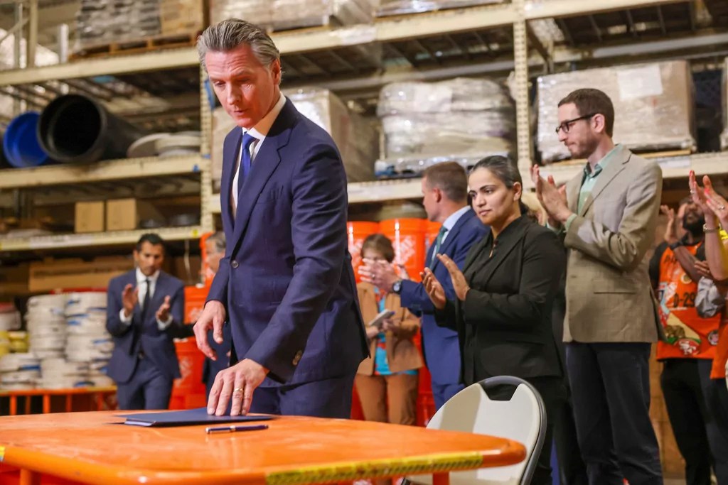 Newsom signs retail theft package in effort to kill momentum for tough-on-crime initiative