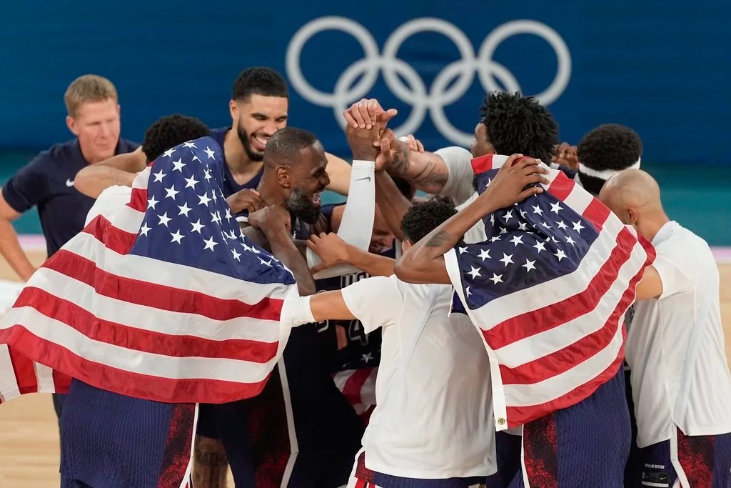 Curry’s late barrage seals another Olympic men’s basketball title for US