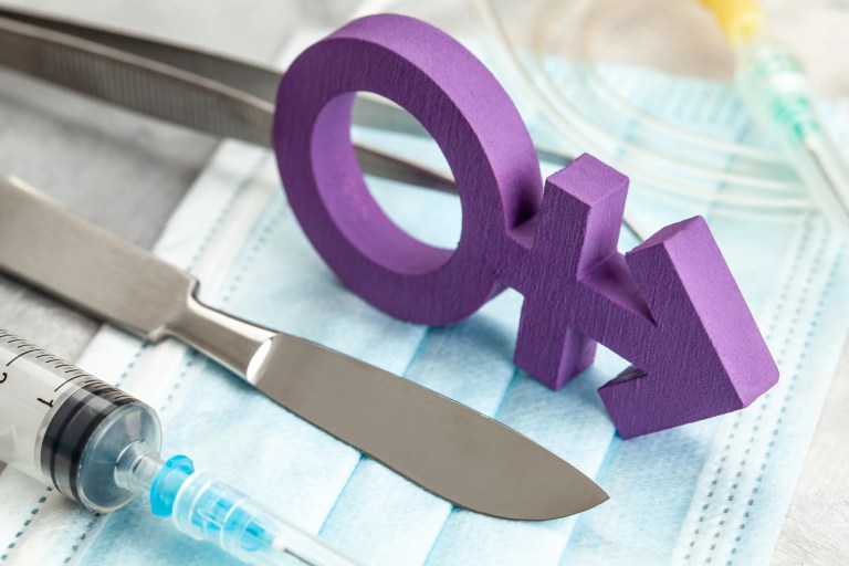 Plastic surgeons association breaks with medical establishment on child gender transitions