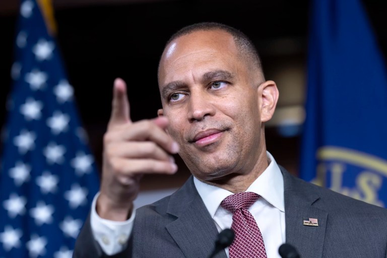 Jeffries claims Sanders and AOC’s ‘Fight Oligarchy’ tour is about ‘right versus wrong’