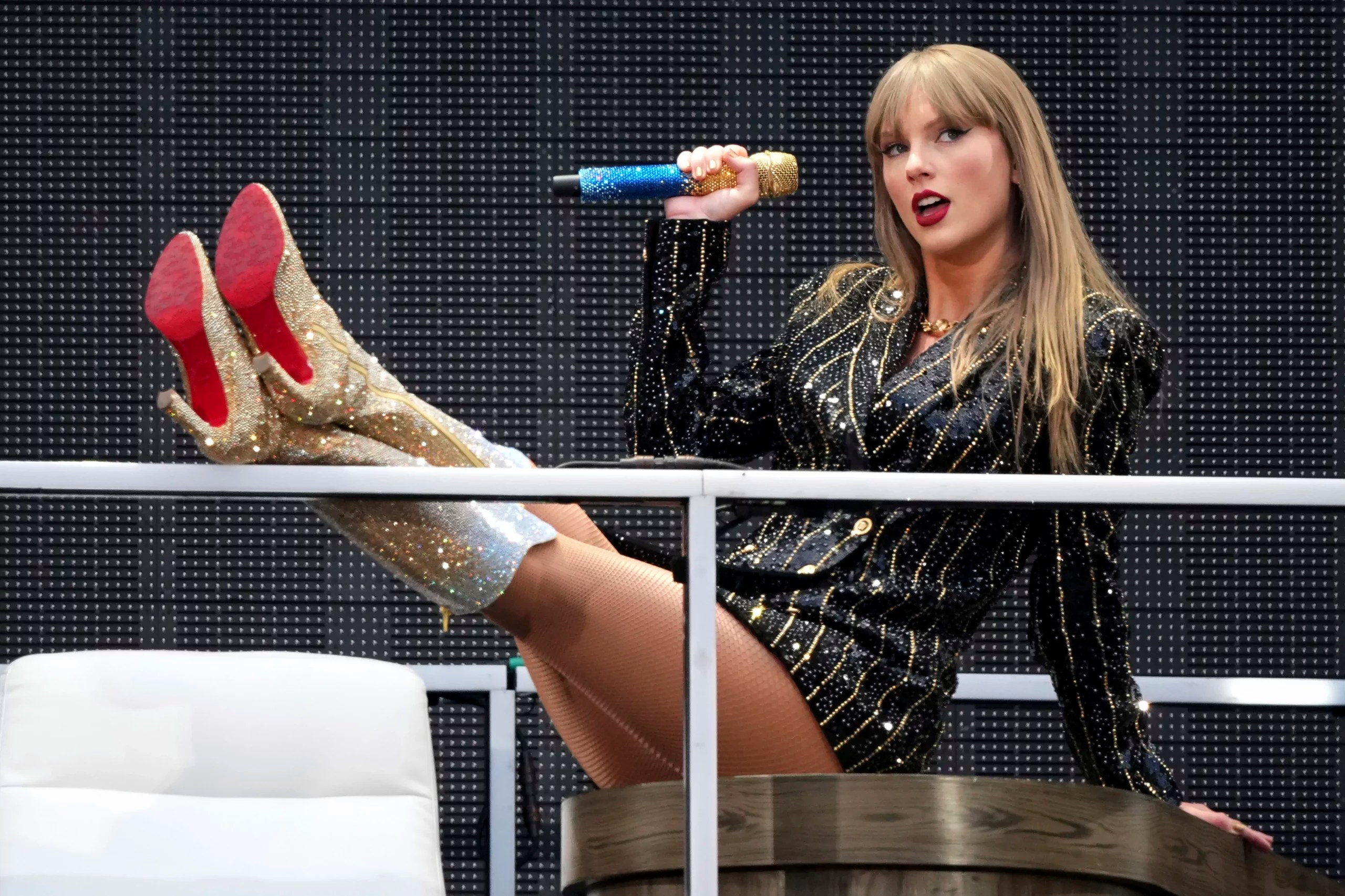 Taylor Swift fans are melting down for a truly absurd reason