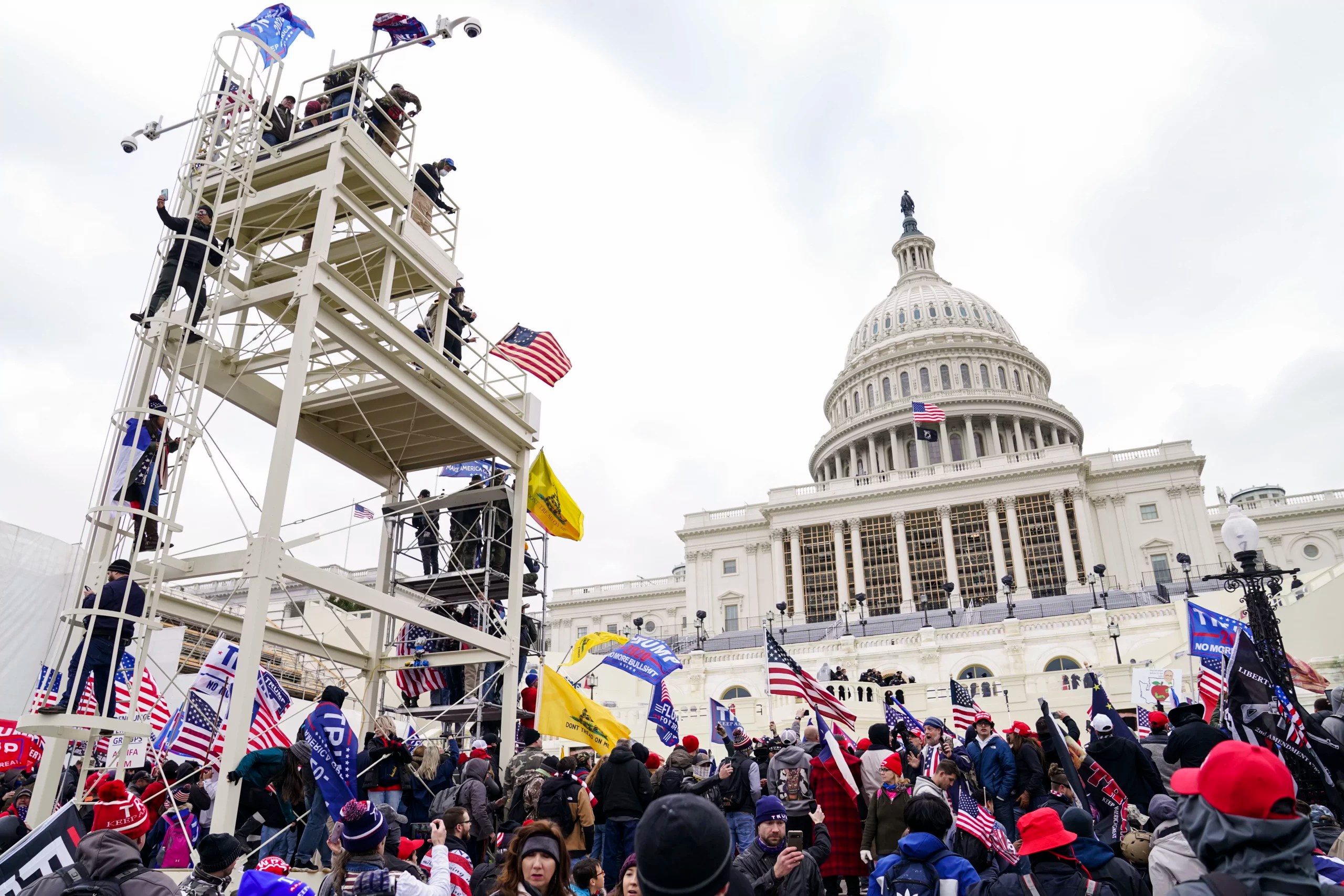 Jan. 6 convicts greeted with cheers: ‘There’s a patriot!’