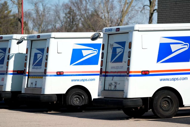 USPS signs agreement with DOGE to improve efficiency, cut 10,000 workers