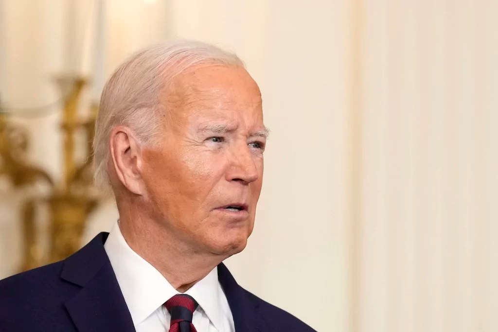 Biden dithers, weakly, on Ukraine long-range weapons approval