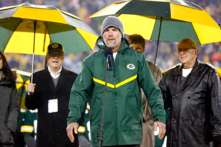 Former Packers NFL star Brett Favre announces Parkinson’s diagnosis in House hearing 