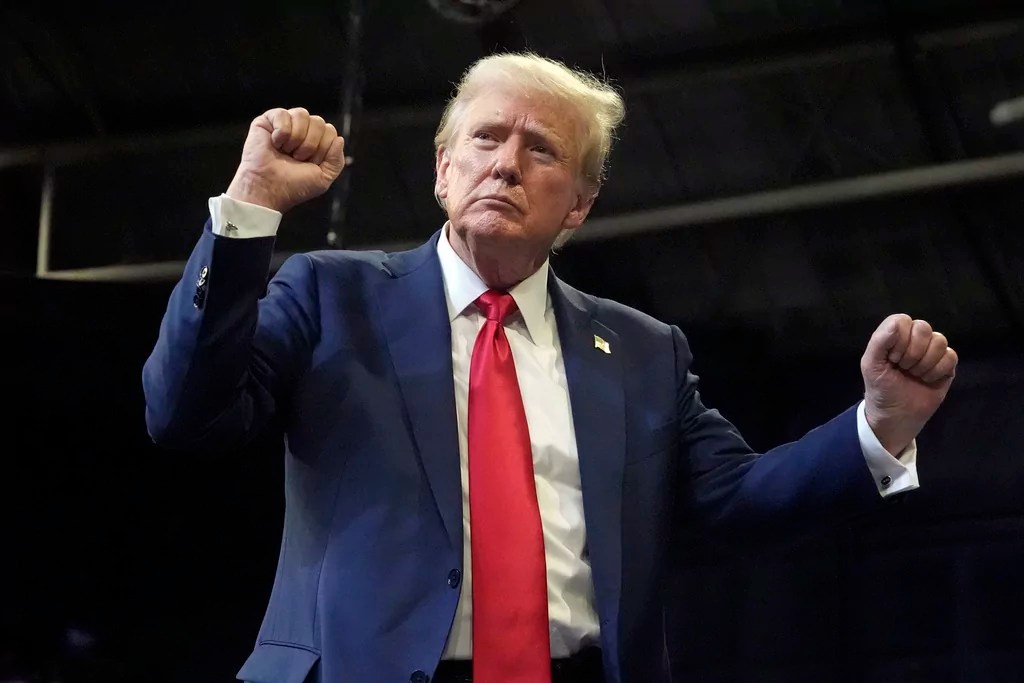WATCH LIVE: Donald Trump holds a rally in Prescott Valley, Arizona