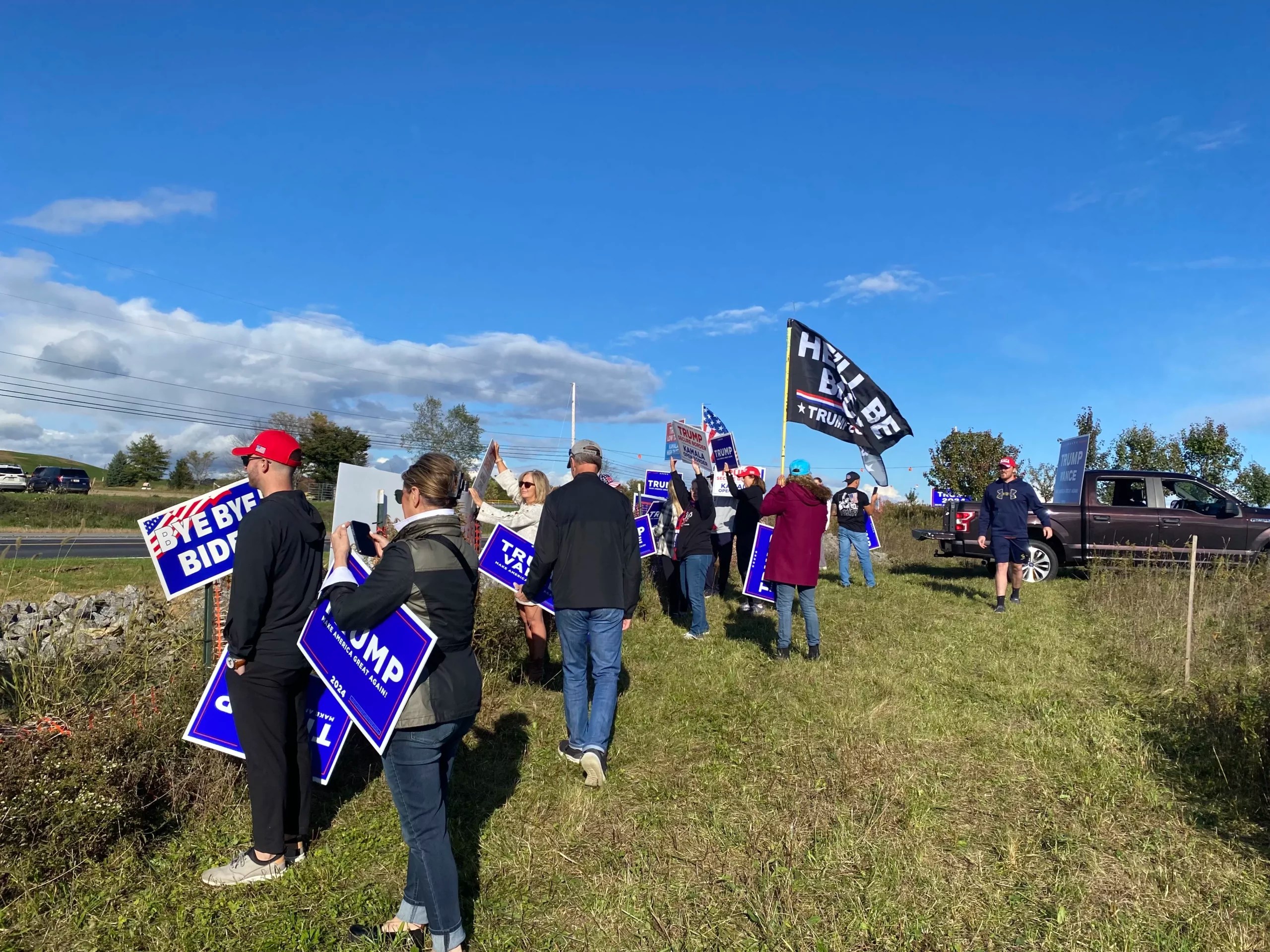 Walz greeted by MAGA protesters during visit to Butler