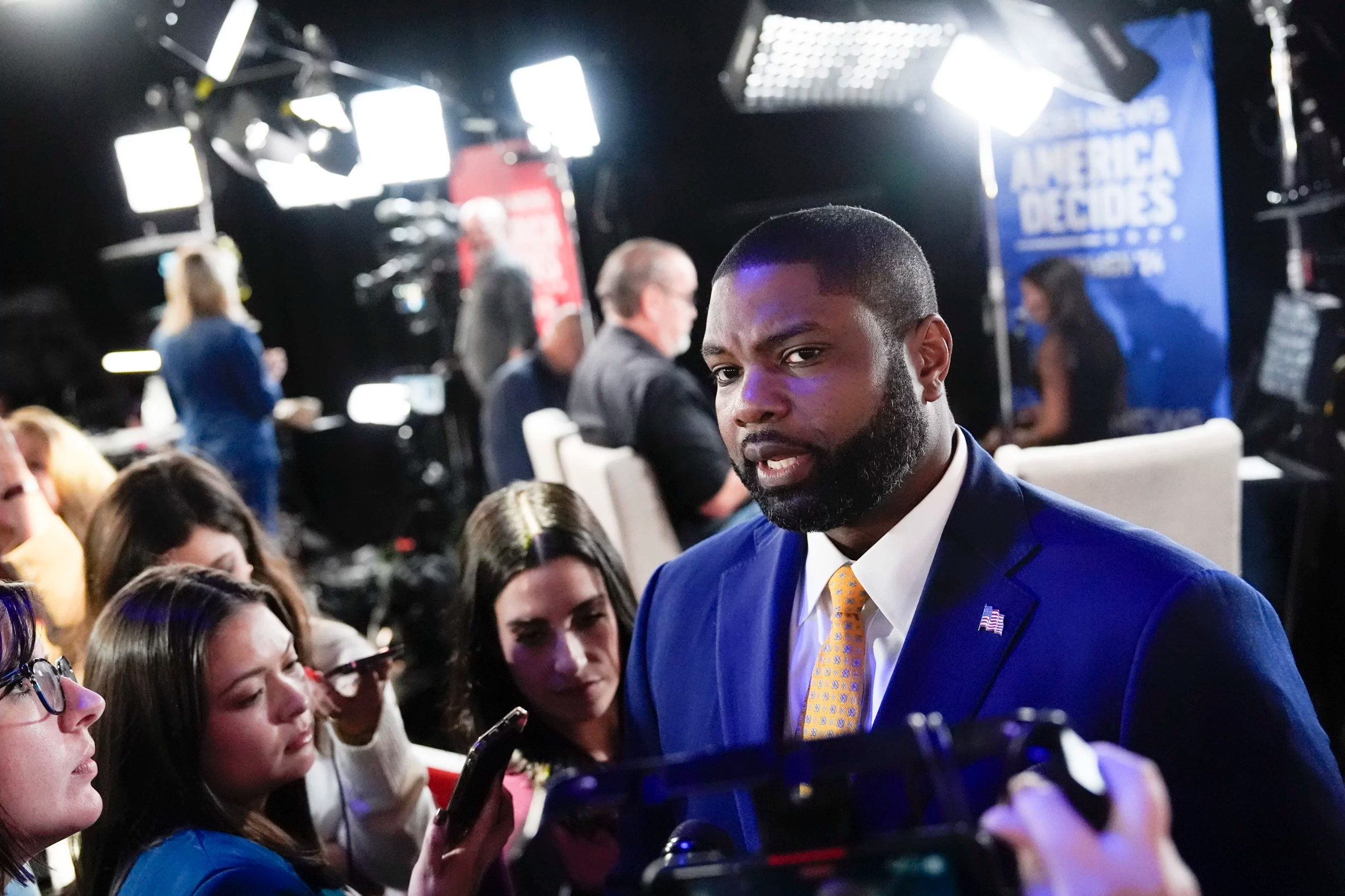 Byron Donalds predicts swing states’ undecided voters will ‘break’ toward Trump