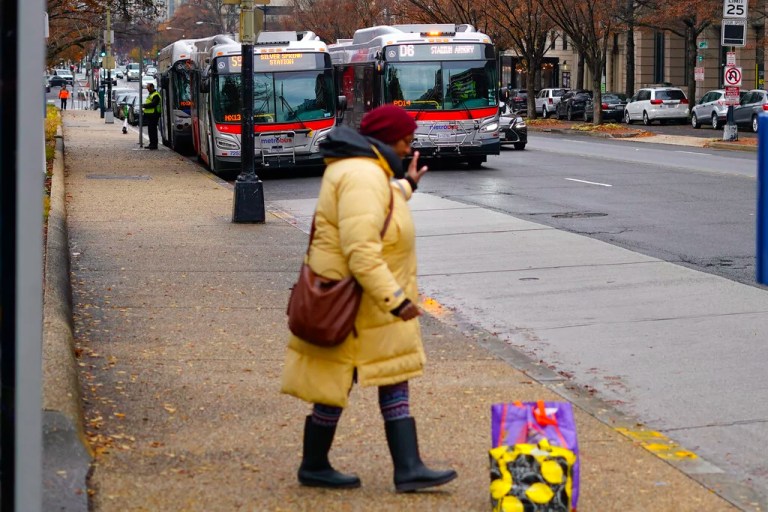 DC Metro proposes new funding model for buses after 70% of riders don’t pay
